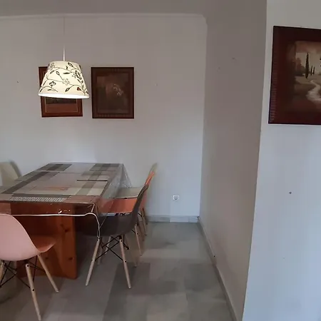 Relax In The Terrace! 4 Bedrooms - Huge Private Terrace - Swimming Pool - Walking Distance To The Beach! Apartmán *