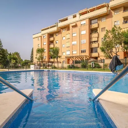 Relax In The Terrace! 4 Bedrooms - Huge Private Terrace - Swimming Pool - Walking Distance To The Beach! * Torremolinos