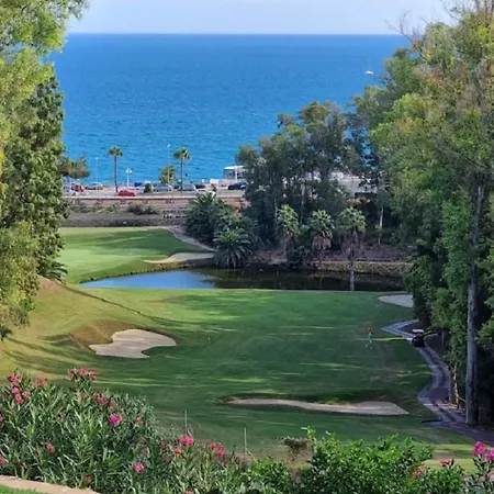 Seaside Terrace Retreat: 4br With Pool And Access Torremolinos