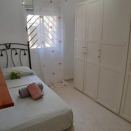 Relax In The Terrace! 4 Bedrooms - Huge Private Terrace - Swimming Pool - Walking Distance To The Beach! Apartamento