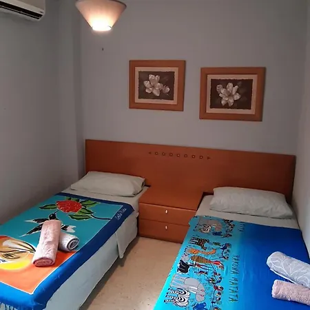 Relax In The Terrace! 4 Bedrooms - Huge Private Terrace - Swimming Pool - Walking Distance To The Beach! * Торремолінос